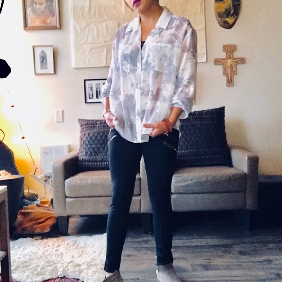 Sheer watercolor pattern blouse button up - Picture 2 of 6